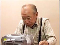 Немецкая мамочка трахается Немецкая мамочка трахается