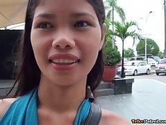 Оксана ещё целка