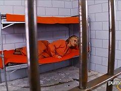 Весёлая студентка садится в такси