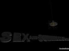 Почувствовала возбуждение и начала мастурбировать