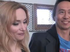 Набухалась, уснула и была оттрахана